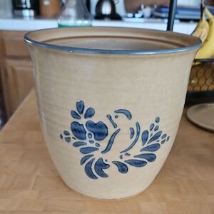 Pfaltzgraff Folk Art Canister Made in USA. In new condition. No chips or cracks